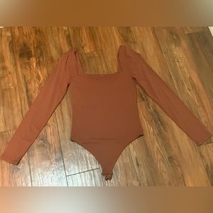 Aritzia Babaton Square Neck Long sleeve bodysuit